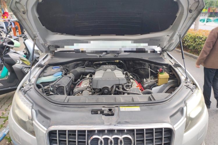 Used Audi Q7 2013 35 TFSI Technology Edition Engine Bay