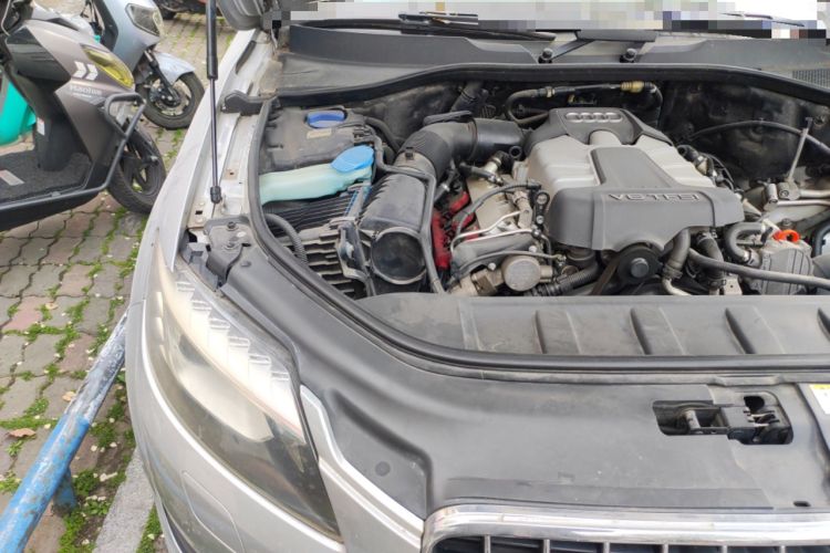 Used Audi Q7 2013 35 TFSI Technology Edition Engine Bay Right