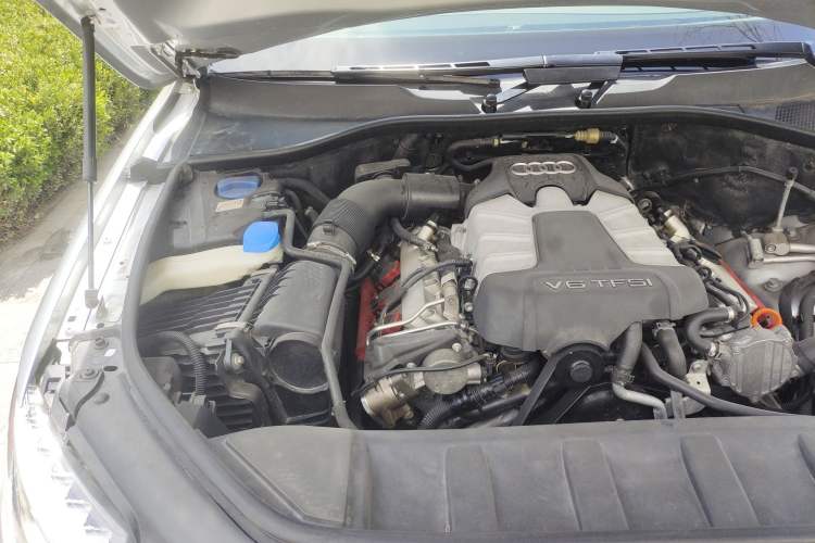 Used Audi Q7  Engine Bay Right