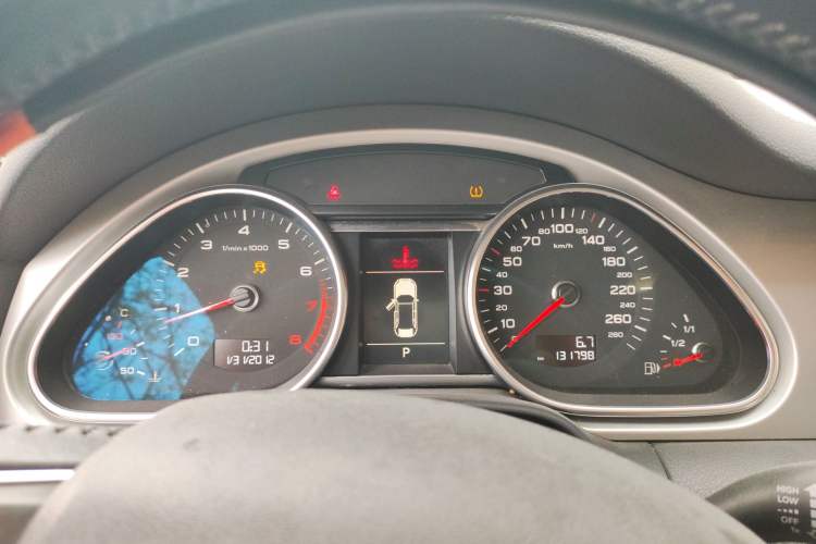 Used Audi Q7 2013 35 TFSI Technology Edition Instrument Cluster