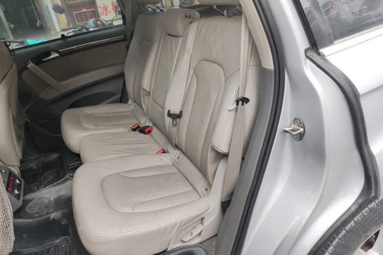 Used Audi Q7 2013 35 TFSI Technology Edition Left Rear Seat