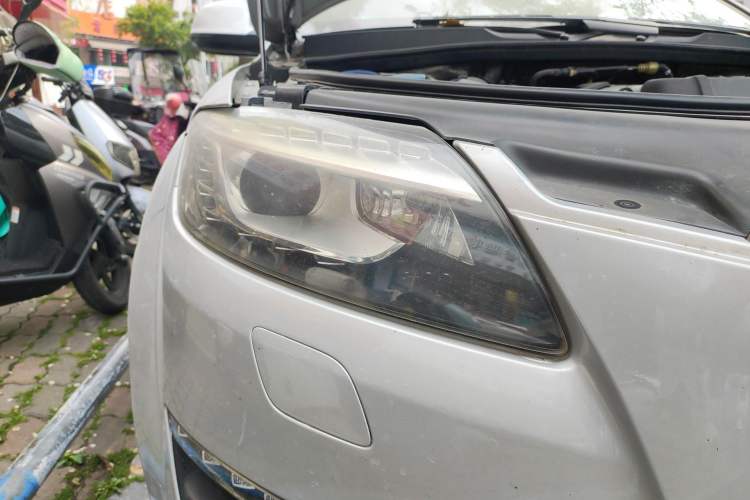 Used Audi Q7 2013 35 TFSI Technology Edition Right Front Headlight