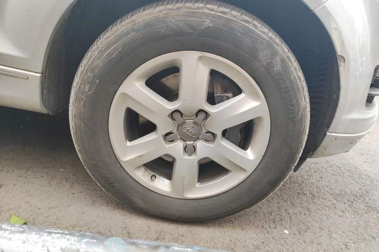 Used Audi Q7 2013 35 TFSI Technology Edition Right Front Wheel Hub