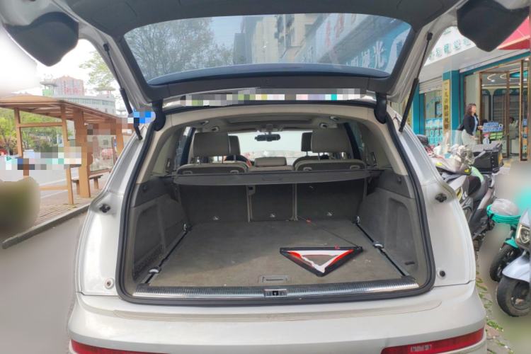 Used Audi Q7 2013 35 TFSI Technology Edition Trunk