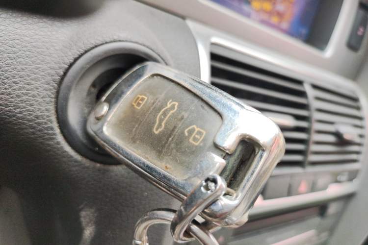 Used Audi Q7 2013 35 TFSI Technology Edition Vehicle Key