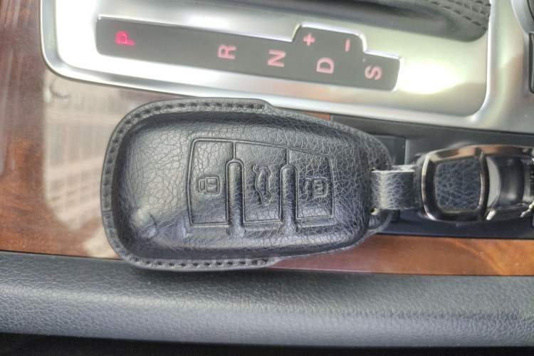 Used Audi Q7  Vehicle Key