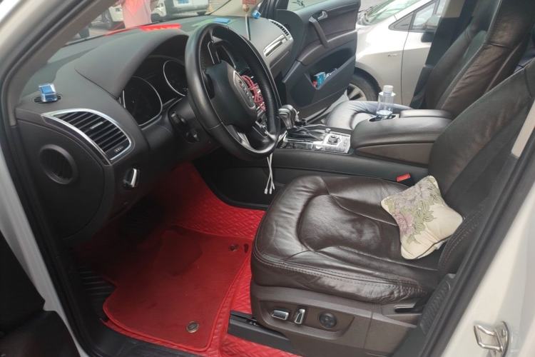Used Audi Q7 2013 35 TFSI Ambition Edition Driver Seat