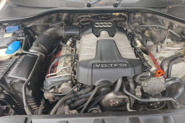 Used Audi Q7 2013 35 TFSI Ambition Edition Engine Bay
