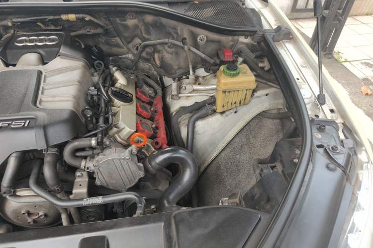 Used Audi Q7 2013 35 TFSI Ambition Edition Engine Bay Left
