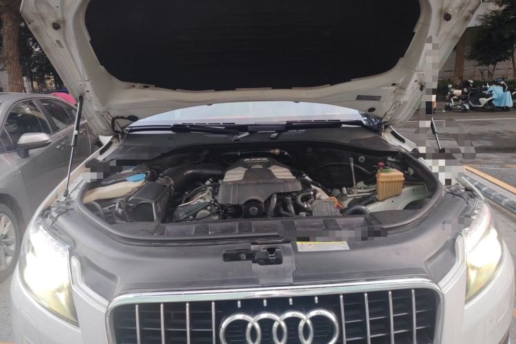 Used Audi Q7 2013 35 TFSI Ambition Edition Engine Bay