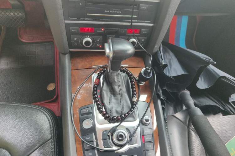 Used Audi Q7 2013 35 TFSI Ambition Edition Gear Lever