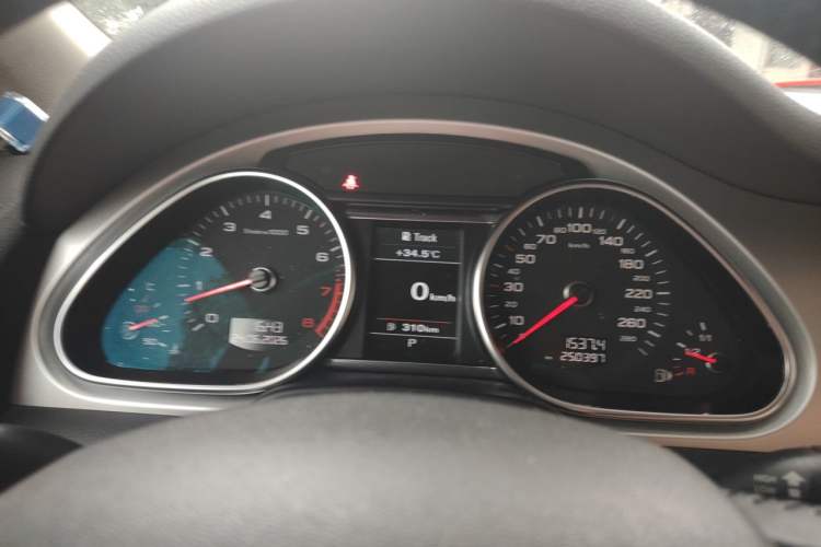 Used Audi Q7 2013 35 TFSI Ambition Edition Instrument Cluster
