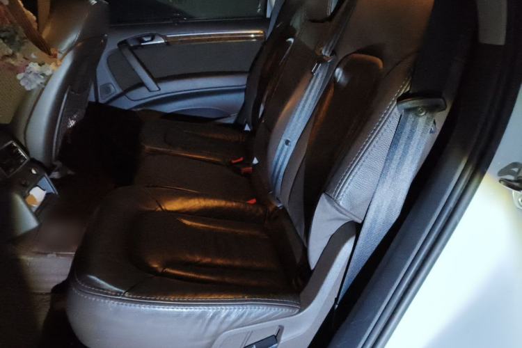 Used Audi Q7 2013 35 TFSI Technology Edition Left Rear Seat