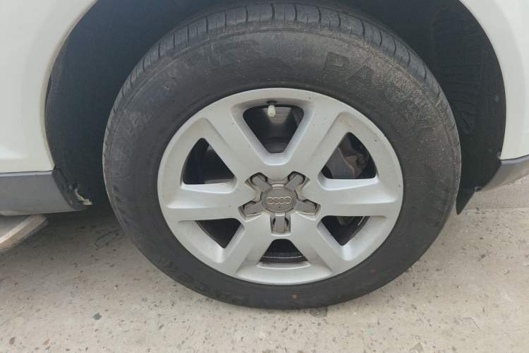 Used Audi Q7 2013 35 TFSI Ambition Edition Right Front Wheel Hub