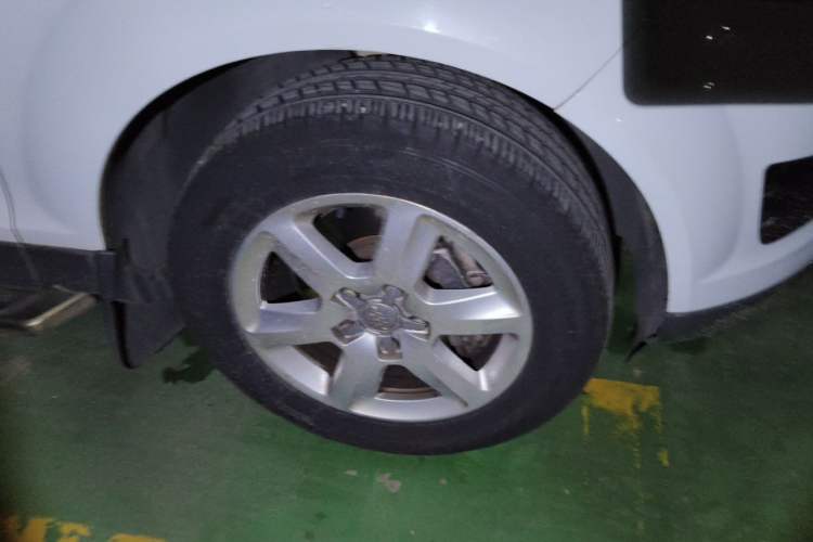 Used Audi Q7 2013 35 TFSI Technology Edition Right Front Wheel Hub