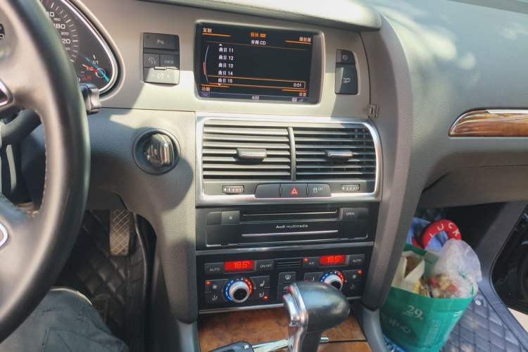 Used Audi Q7  Audio And AC Panel