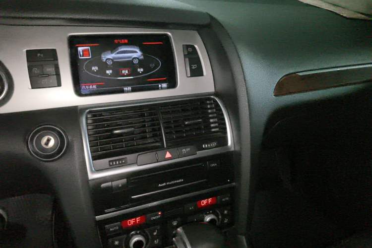 Used Audi Q7 2014 35 TDI Sport Edition Audio And AC Panel