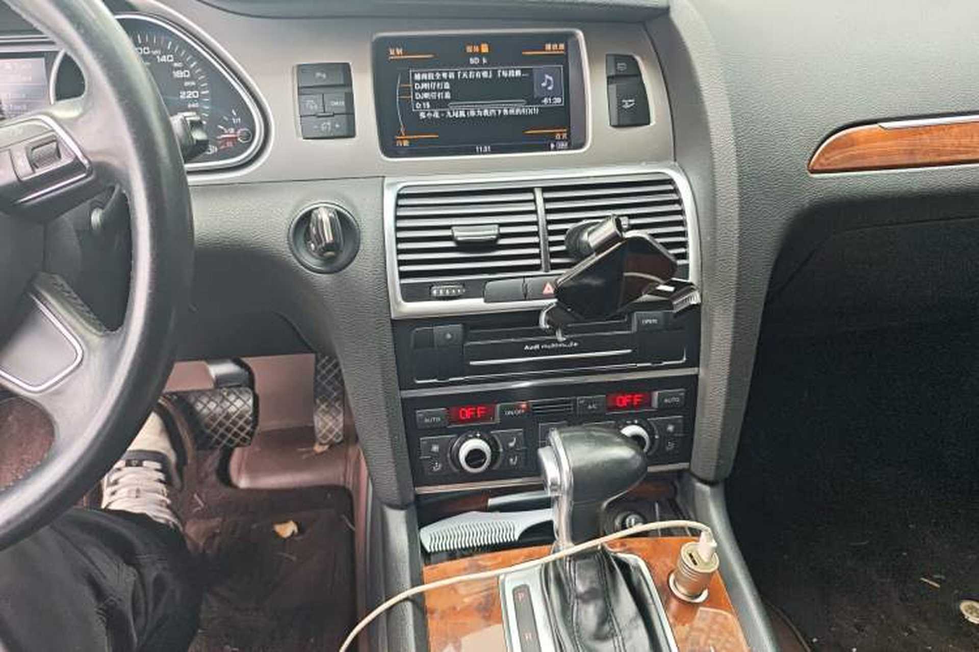 Used Audi Q7  Audio And AC Panel