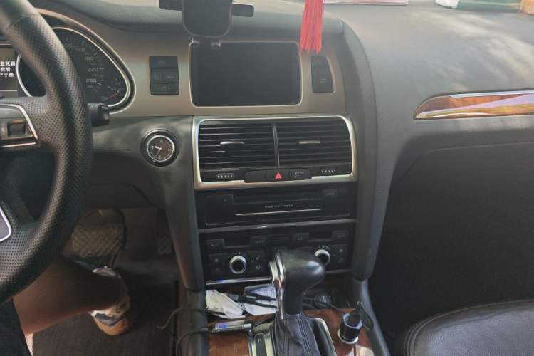 Used Audi Q7 2014 35 TFSI Sport Edition Audio And AC Panel