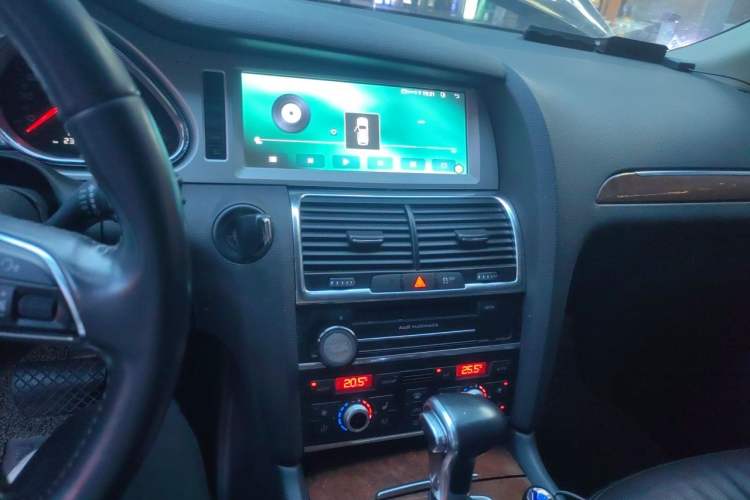 Used Audi Q7 2014 35 TFSI Ambition Edition Audio And AC Panel