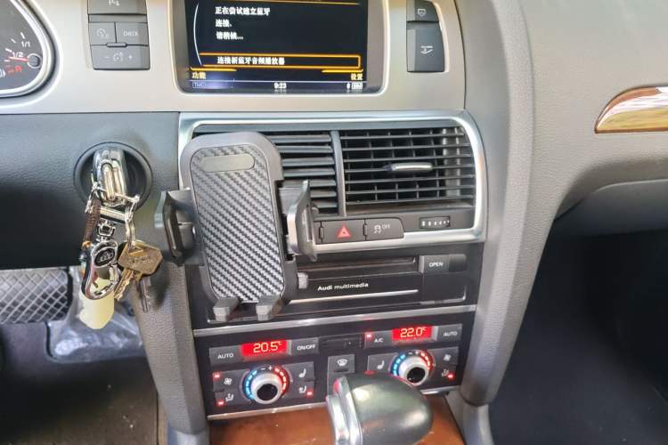 Used Audi Q7 2014 35 TFSI Ambition Edition Audio And AC Panel