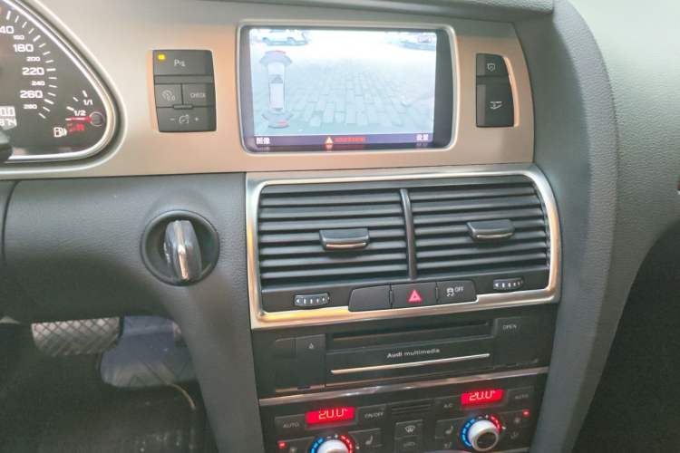 Used Audi Q7  Audio And AC Panel
