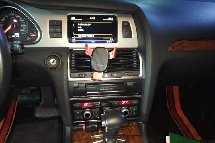Used Audi Q7 2014 35 TFSI Sport Edition Audio And AC Panel