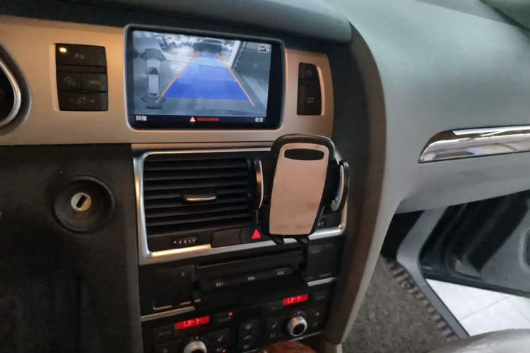 Used Audi Q7 2014 35 TFSI Off-road Model Audio And AC Panel
