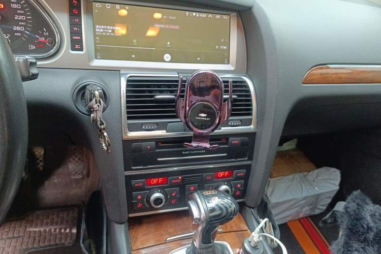 Used Audi Q7 2014 35 TFSI Ambition Edition Audio And AC Panel