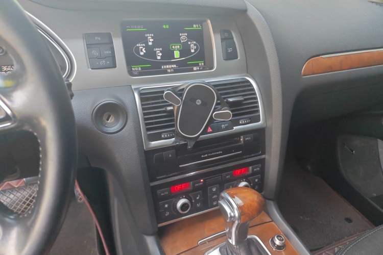 Used Audi Q7 2014 35 TFSI Off-road Model Audio And AC Panel