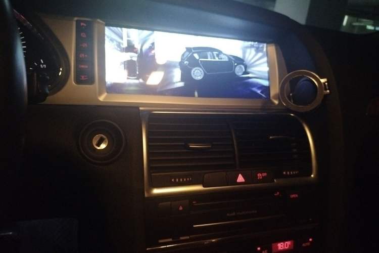 Used Audi Q7 2014 35 TDI Exclusive Edition Audio And AC Panel