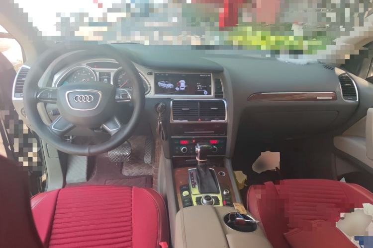 Used Audi Q7 2014 35 TFSI Ambition Edition Center Console