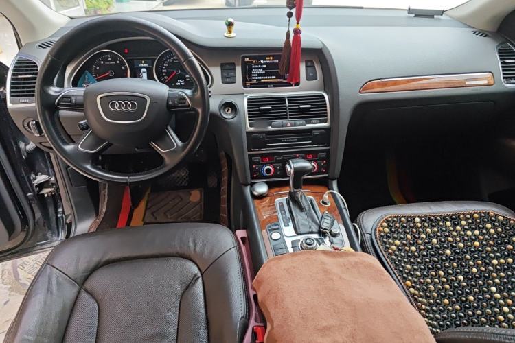 Used Audi Q7 2014 35 TFSI Ambition Edition Center Console