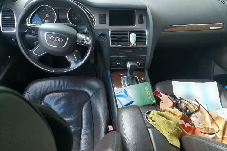 Used Audi Q7 2014 35 TFSI Sport Edition Center Console