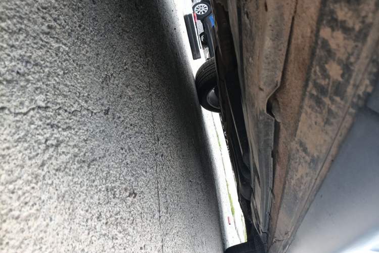 Used Audi Q7 2014 40 TFSI off-road version Chassis Front Left