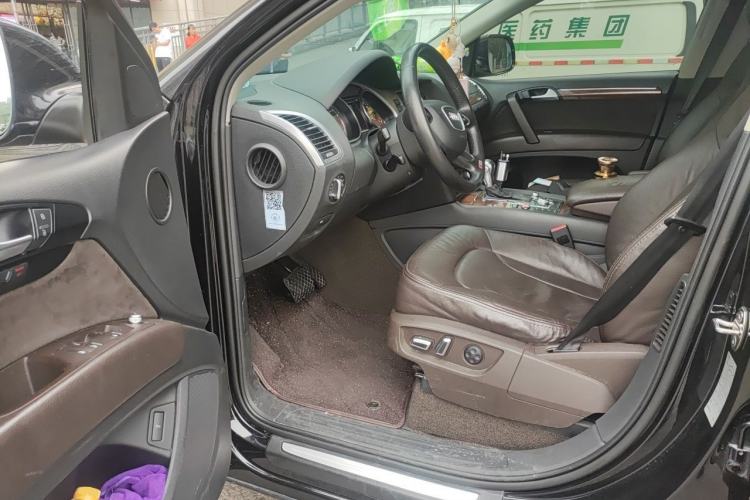 Used Audi Q7 2014 35 TFSI Ambition Edition Driver Seat
