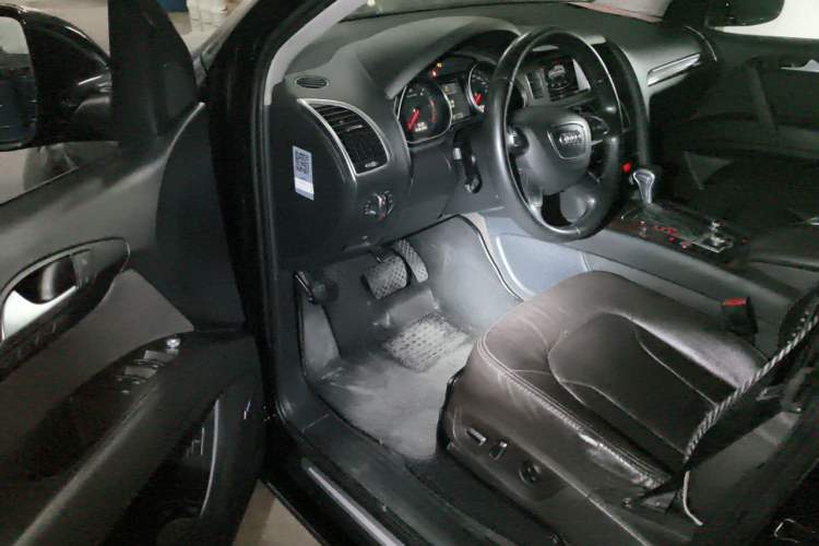 Used Audi Q7 2014 35 TDI Sport Edition Driver Seat