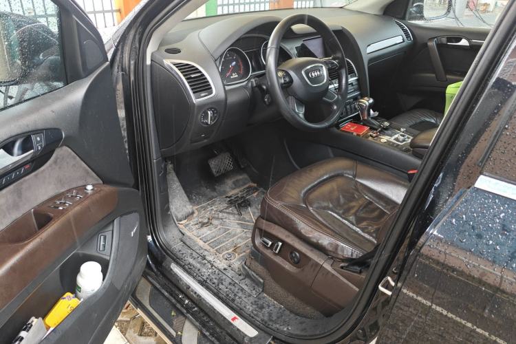 Used Audi Q7 2014 35 TDI Sport Edition Driver Seat
