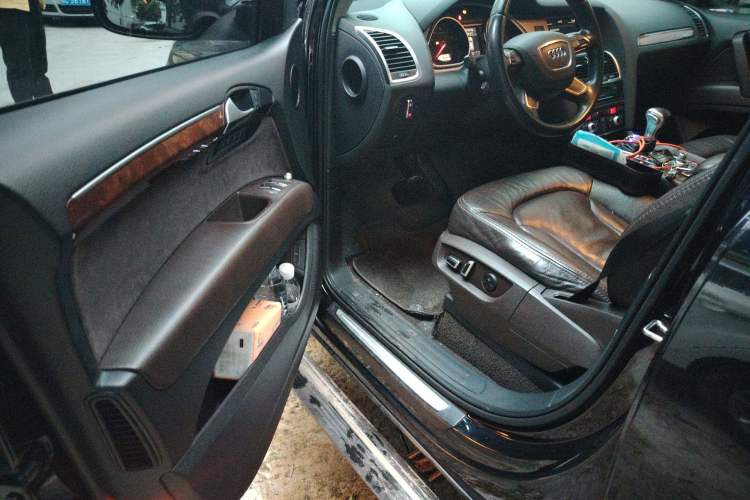 Used Audi Q7 2014 35 TFSI Ambition Edition Driver Seat