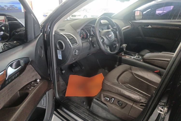 Used Audi Q7 2014 35 TFSI Ambition Edition Driver Seat