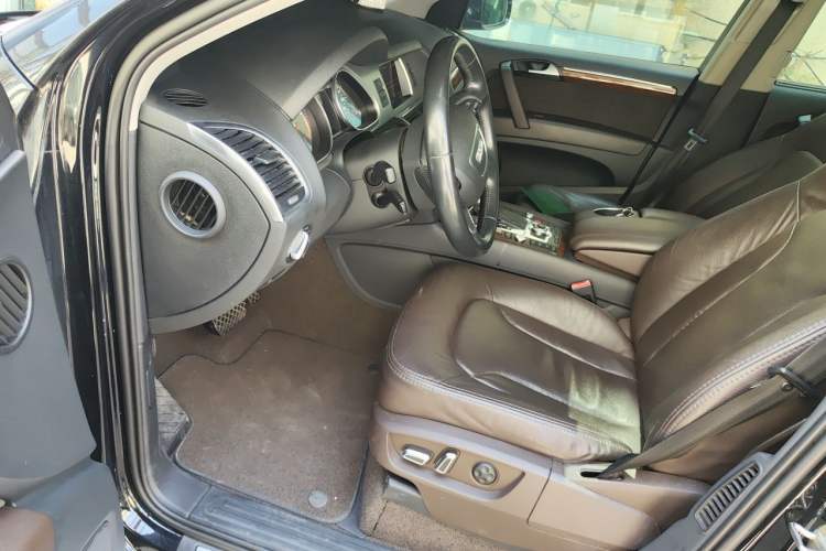 Used Audi Q7 2014 35 TFSI Ambition Edition Driver Seat