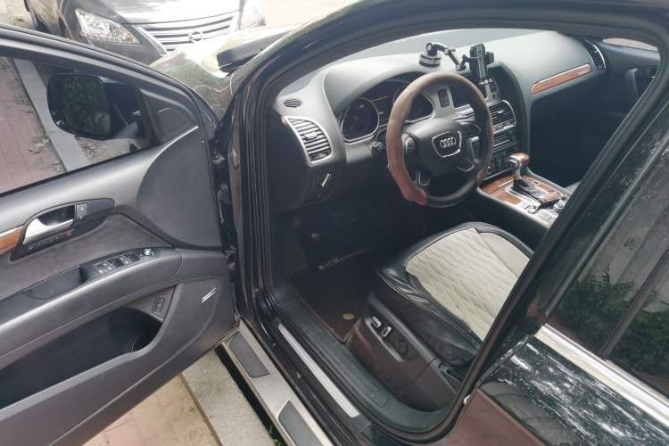 Used Audi Q7 2014 35 TFSI Off-road Model Driver Seat