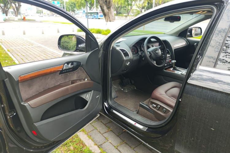 Used Audi Q7 2014 35 TFSI Sport Edition Driver Seat