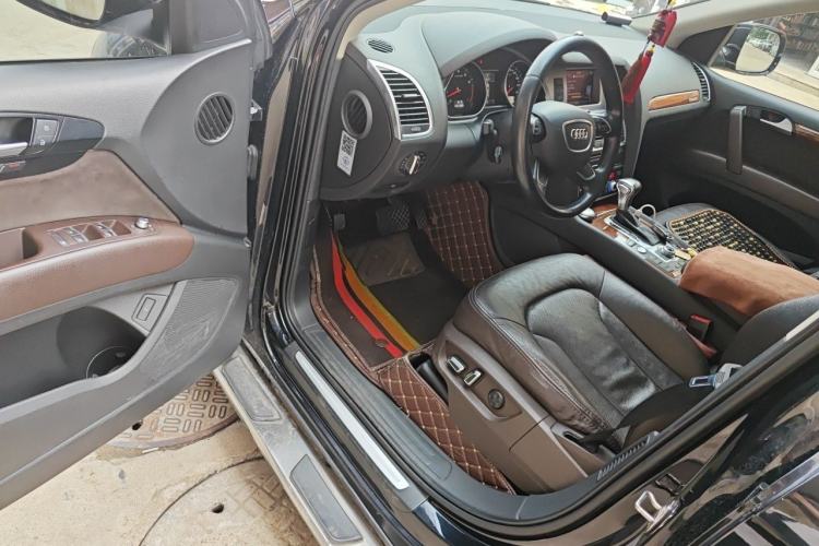 Used Audi Q7 2014 35 TFSI Ambition Edition Driver Seat