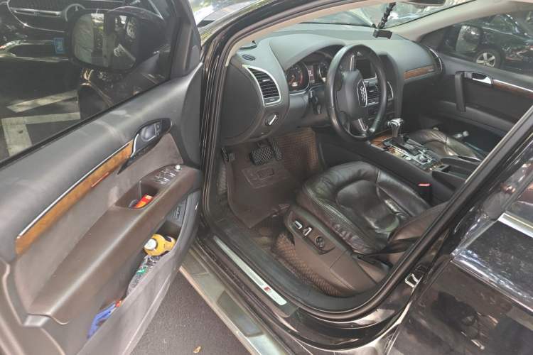 Used Audi Q7 2014 35 TFSI Sport Edition Driver Seat