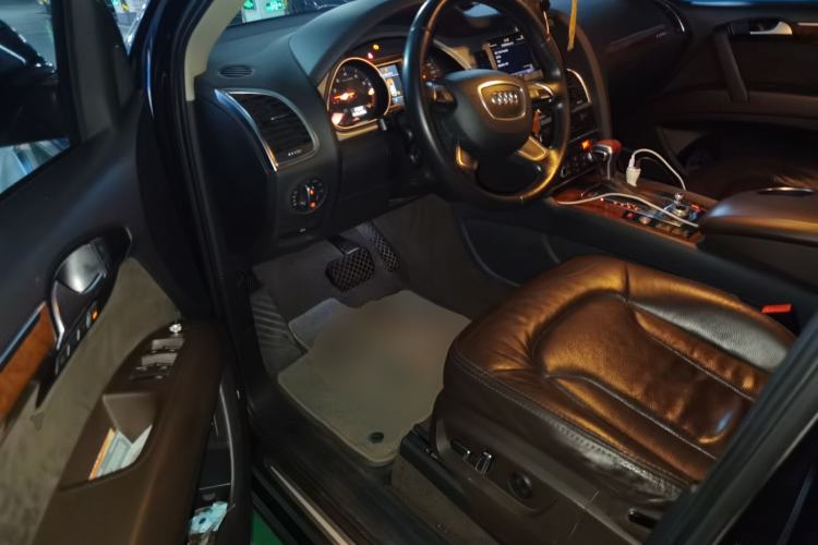 Used Audi Q7 2014 35 TFSI Off-road Model Driver Seat