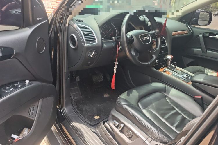 Used Audi Q7  Driver Seat