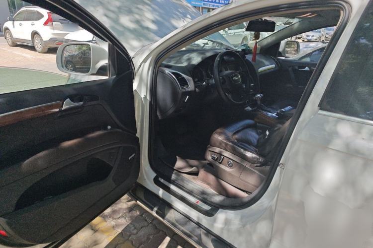 Used Audi Q7 2014 35 TFSI Sport Edition Driver Seat