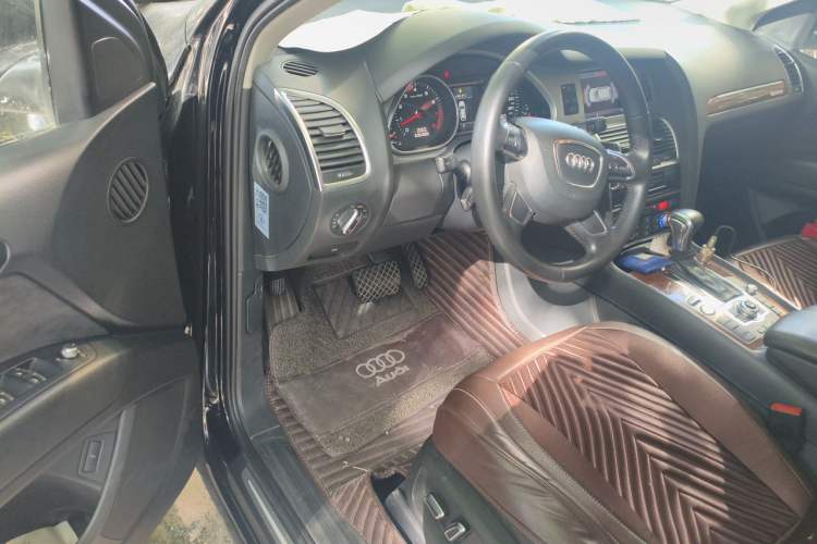 Used Audi Q7 2014 35 TFSI Ambition Edition Driver Seat