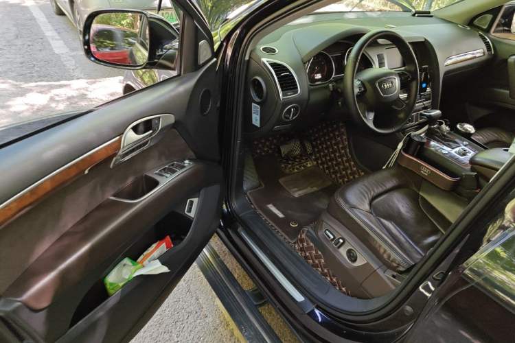 Used Audi Q7 2014 35 TFSI Ambition Edition Driver Seat
